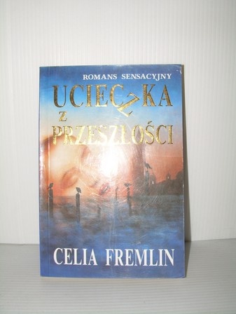 Okladka ksiazki ucieczka z przeszlosci powiesc grozy